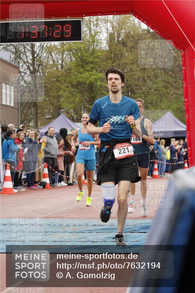 13.04.2025 - Hammer Lauf A. Gomolzig http://msf.ph/oto/7632194 13.04.2025 12:37:28 Ziel 221, 289, 1184, 1222, 1989 meine-sportfotos.de