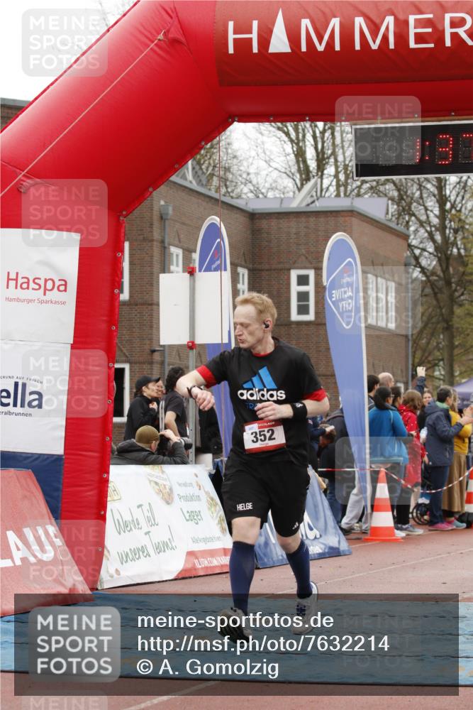 13.04.2025 - Hammer Lauf A. Gomolzig http://msf.ph/oto/7632214 13.04.2025 12:37:21 Ziel 1999 meine-sportfotos.de