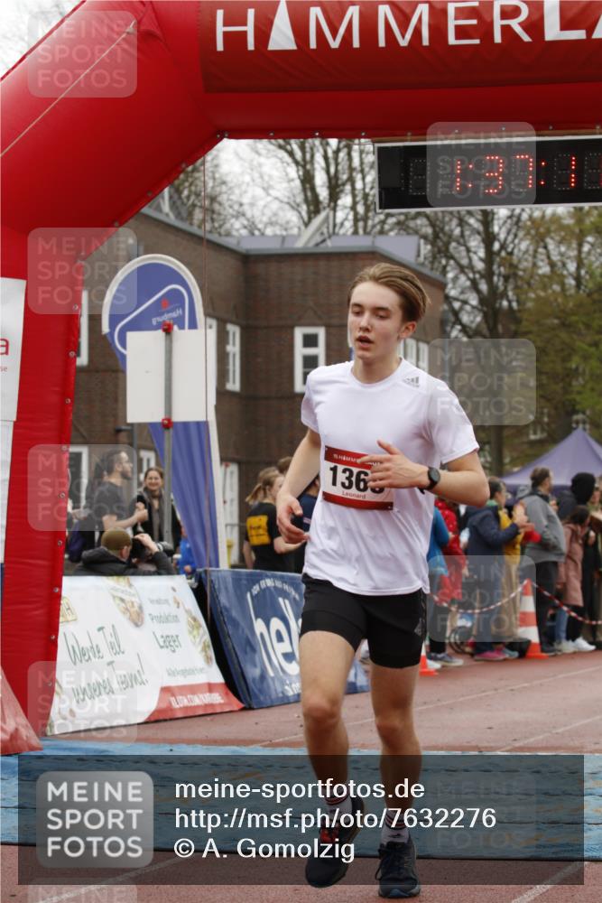 13.04.2025 - Hammer Lauf A. Gomolzig http://msf.ph/oto/7632276 13.04.2025 12:37:09 Ziel 18, 335, 1364, 1368, 1999 meine-sportfotos.de