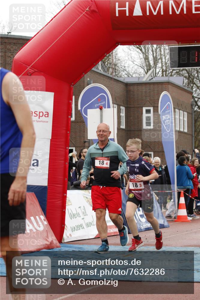 13.04.2025 - Hammer Lauf A. Gomolzig http://msf.ph/oto/7632286 13.04.2025 12:37:08 Ziel 18, 335, 1364, 1368 meine-sportfotos.de
