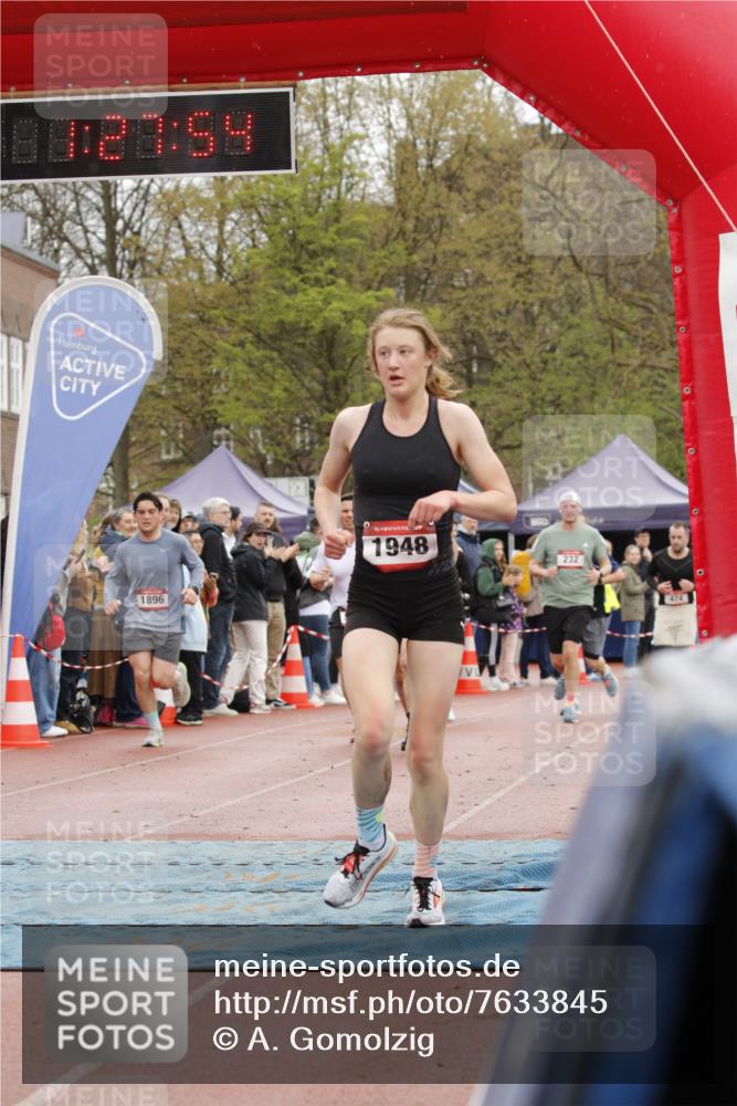 13.04.2025 - Hammer Lauf A. Gomolzig http://msf.ph/oto/7633845 13.04.2025 12:27:52 Ziel 232, 432, 502, 548, 1776, 1896, 1948 meine-sportfotos.de
