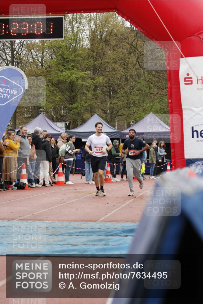 13.04.2025 - Hammer Lauf A. Gomolzig http://msf.ph/oto/7634495 13.04.2025 12:23:00 Ziel 1166, 1167 meine-sportfotos.de