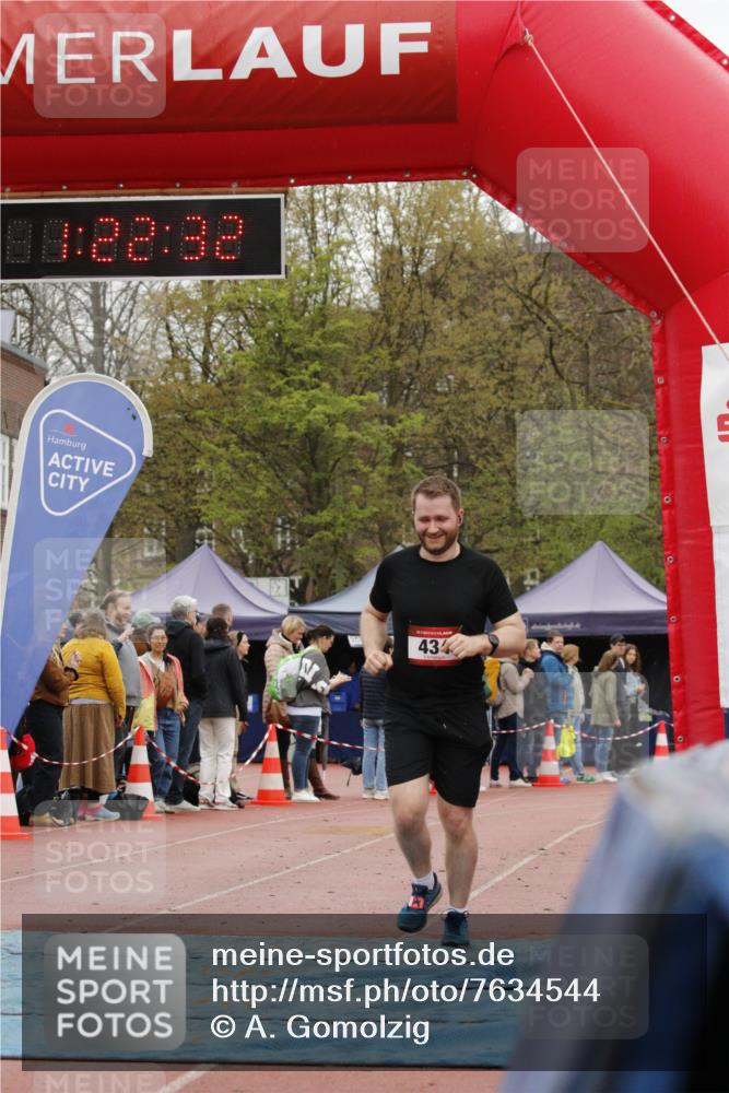 13.04.2025 - Hammer Lauf A. Gomolzig http://msf.ph/oto/7634544 13.04.2025 12:22:31 Ziel 434 meine-sportfotos.de