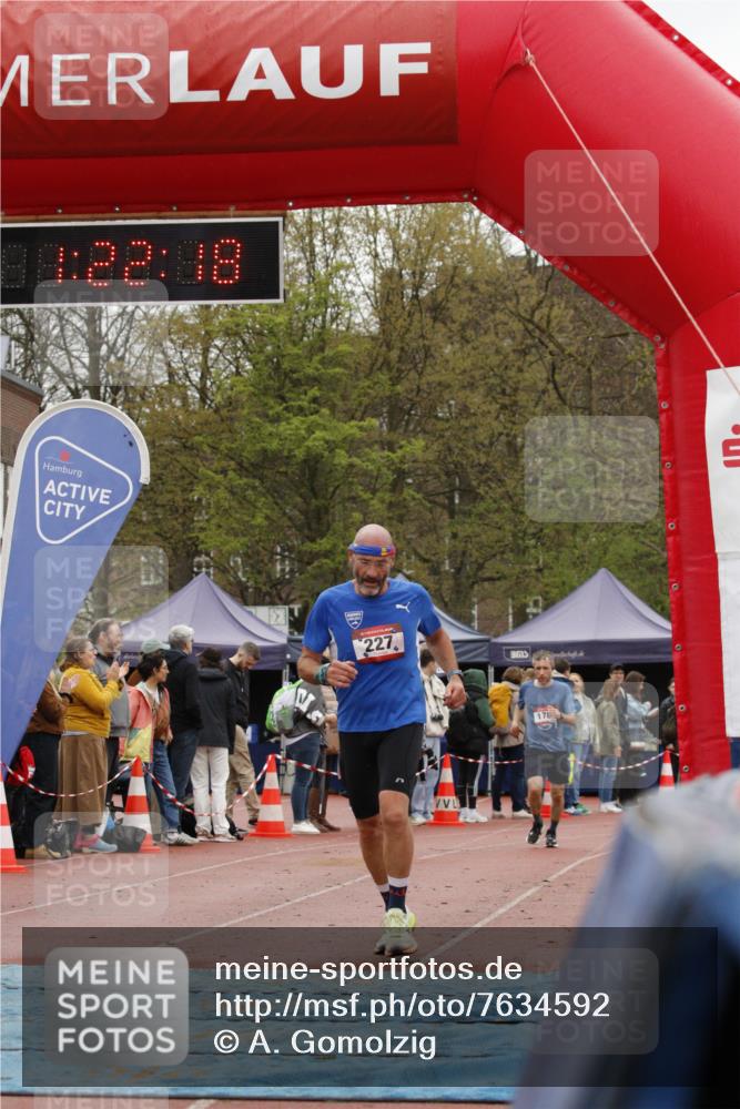13.04.2025 - Hammer Lauf A. Gomolzig http://msf.ph/oto/7634592 13.04.2025 12:22:16 Ziel 227, 251, 306 meine-sportfotos.de