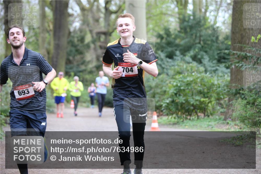 13.04.2025 - Hammer Lauf Jannik Wohlers http://msf.ph/oto/7634986 13.04.2025 12:50:16 Laufen 693, 15, 704 meine-sportfotos.de
