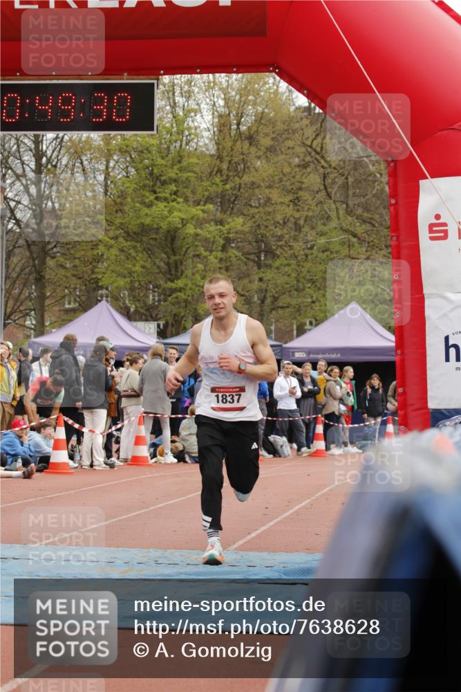 13.04.2025 - Hammer Lauf A. Gomolzig http://msf.ph/oto/7638628 13.04.2025 11:49:29 Ziel 1837 meine-sportfotos.de