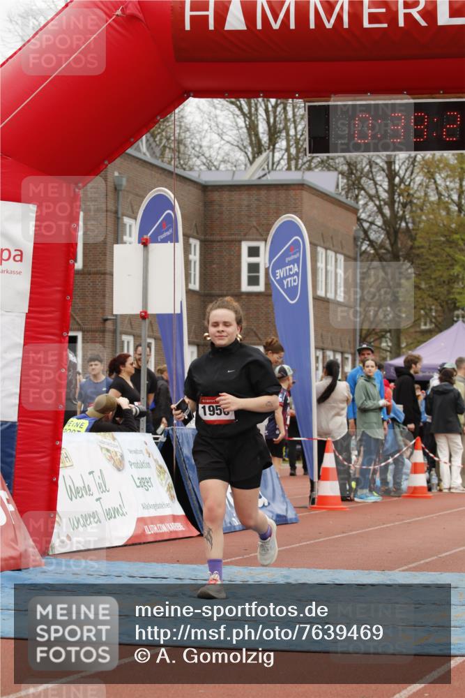 13.04.2025 - Hammer Lauf A. Gomolzig http://msf.ph/oto/7639469 13.04.2025 11:39:20 Ziel 454, 1702, 1950 meine-sportfotos.de