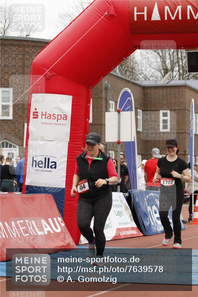 13.04.2025 - Hammer Lauf A. Gomolzig http://msf.ph/oto/7639578 13.04.2025 11:39:15 Ziel 454, 1702, 1950 meine-sportfotos.de