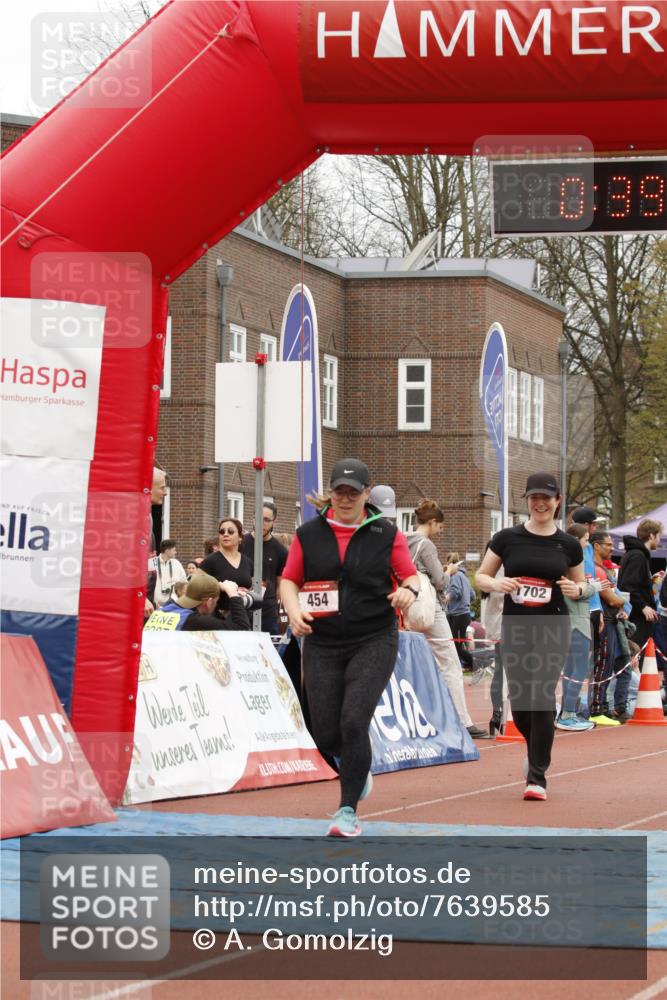 13.04.2025 - Hammer Lauf A. Gomolzig http://msf.ph/oto/7639585 13.04.2025 11:39:14 Ziel 454, 1702, 1950 meine-sportfotos.de
