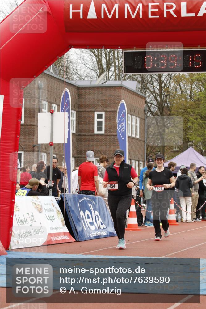 13.04.2025 - Hammer Lauf A. Gomolzig http://msf.ph/oto/7639590 13.04.2025 11:39:13 Ziel 5, 454, 1702 meine-sportfotos.de
