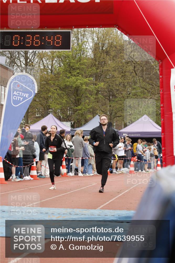13.04.2025 - Hammer Lauf A. Gomolzig http://msf.ph/oto/7639955 13.04.2025 11:36:47 Ziel 817, 818 meine-sportfotos.de