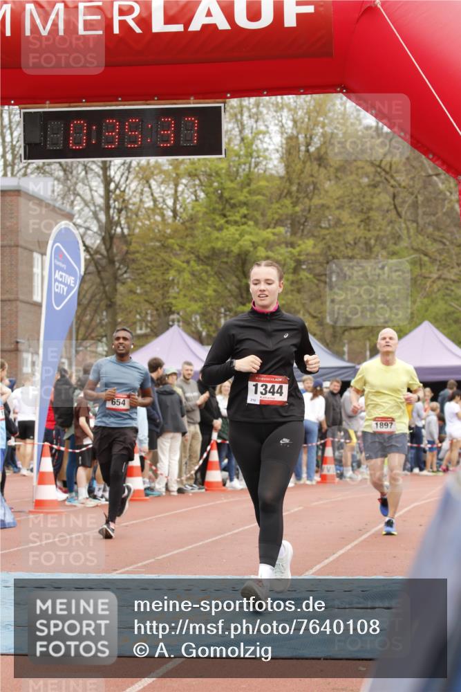 13.04.2025 - Hammer Lauf A. Gomolzig http://msf.ph/oto/7640108 13.04.2025 11:35:35 Ziel 654, 1344, 1897 meine-sportfotos.de