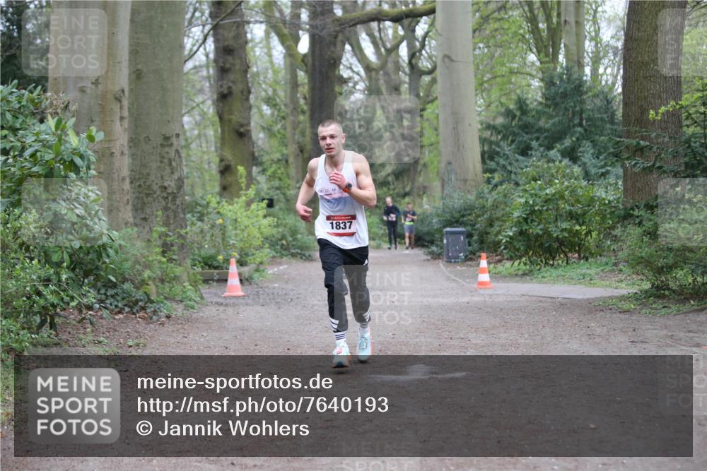 13.04.2025 - Hammer Lauf Jannik Wohlers http://msf.ph/oto/7640193 13.04.2025 12:11:25 Laufen 1837 meine-sportfotos.de