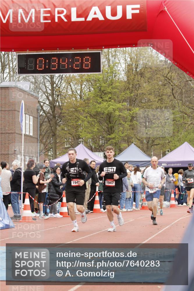 13.04.2025 - Hammer Lauf A. Gomolzig http://msf.ph/oto/7640283 13.04.2025 11:34:27 Ziel 167, 174, 524, 1776, 1945, 1946, 1947 meine-sportfotos.de