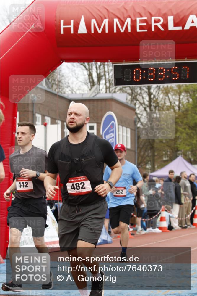 13.04.2025 - Hammer Lauf A. Gomolzig http://msf.ph/oto/7640373 13.04.2025 11:33:55 Ziel 252, 442, 482 meine-sportfotos.de