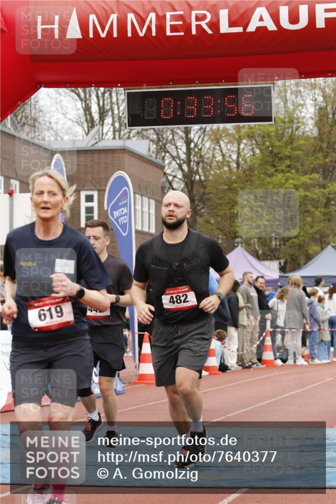 13.04.2025 - Hammer Lauf A. Gomolzig http://msf.ph/oto/7640377 13.04.2025 11:33:55 Ziel 252, 442, 482 meine-sportfotos.de