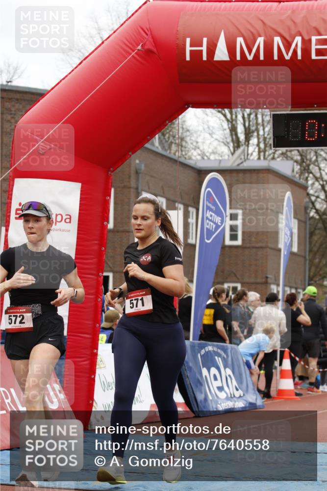 13.04.2025 - Hammer Lauf A. Gomolzig http://msf.ph/oto/7640558 13.04.2025 11:32:54 Ziel 414, 571, 572 meine-sportfotos.de