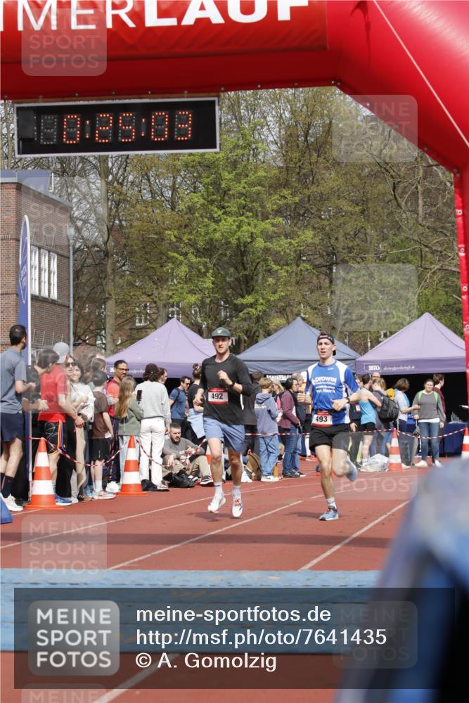 13.04.2025 - Hammer Lauf A. Gomolzig http://msf.ph/oto/7641435 13.04.2025 11:25:02 Ziel 452, 492, 493 meine-sportfotos.de