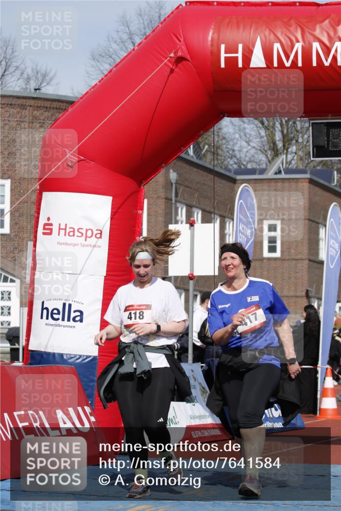 13.04.2025 - Hammer Lauf A. Gomolzig http://msf.ph/oto/7641584 13.04.2025 11:08:18 Ziel 417, 418 meine-sportfotos.de