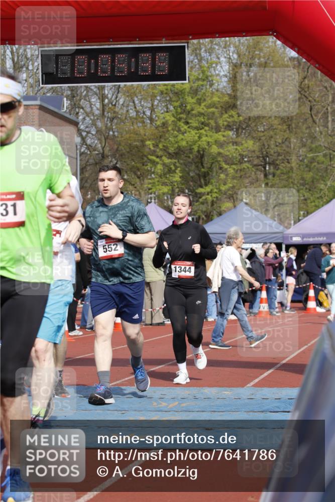 13.04.2025 - Hammer Lauf A. Gomolzig http://msf.ph/oto/7641786 13.04.2025 11:05:34 Ziel 2, 7, 8, 174, 193, 251, 252, 287, 302, 320, 459, 482, 502, 524, 552, 571, 572, 1125, 1331, 1344, 1808 meine-sportfotos.de