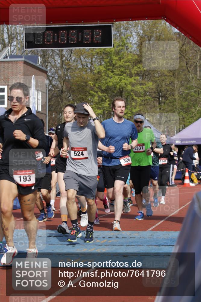 13.04.2025 - Hammer Lauf A. Gomolzig http://msf.ph/oto/7641796 13.04.2025 11:05:31 Ziel 2, 7, 8, 174, 187, 193, 231, 251, 252, 287, 302, 320, 459, 482, 502, 524, 552, 571, 572, 685, 1125, 1331, 1344, 1772, 1808, 1810 meine-sportfotos.de