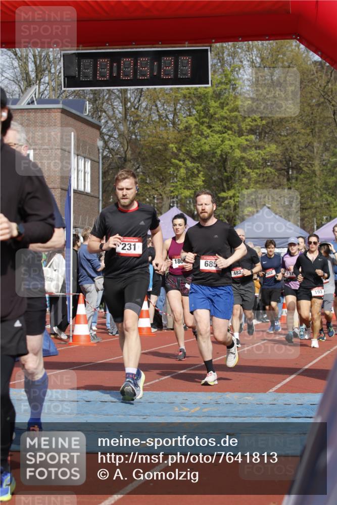 13.04.2025 - Hammer Lauf A. Gomolzig http://msf.ph/oto/7641813 13.04.2025 11:05:26 Ziel 2, 8, 174, 187, 193, 231, 320, 459, 482, 524, 599, 685, 738, 1051, 1125, 1772, 1808, 1810, 1931 meine-sportfotos.de