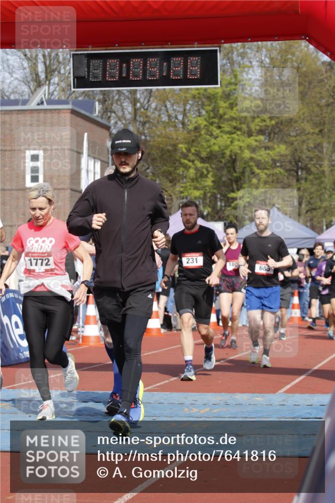 13.04.2025 - Hammer Lauf A. Gomolzig http://msf.ph/oto/7641816 13.04.2025 11:05:25 Ziel 2, 3, 8, 174, 187, 193, 231, 459, 482, 524, 599, 685, 738, 1051, 1125, 1772, 1808, 1810, 1931 meine-sportfotos.de