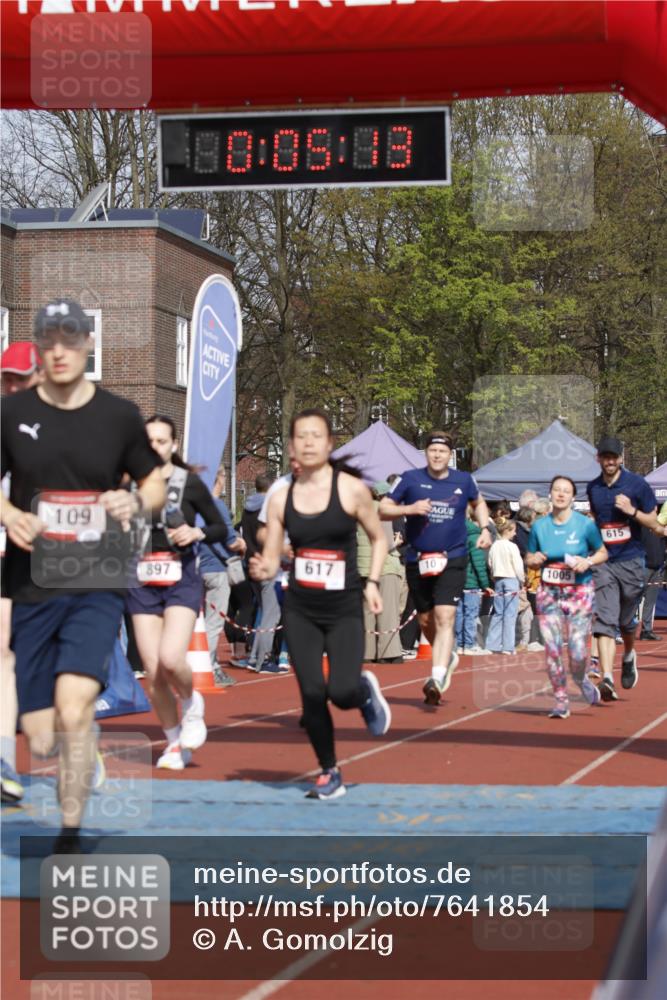 13.04.2025 - Hammer Lauf A. Gomolzig http://msf.ph/oto/7641854 13.04.2025 11:05:13 Ziel 3, 10, 103, 109, 414, 615, 617, 669, 897, 923, 1086, 1341, 1375, 1776, 1897, 1946, 1947 meine-sportfotos.de