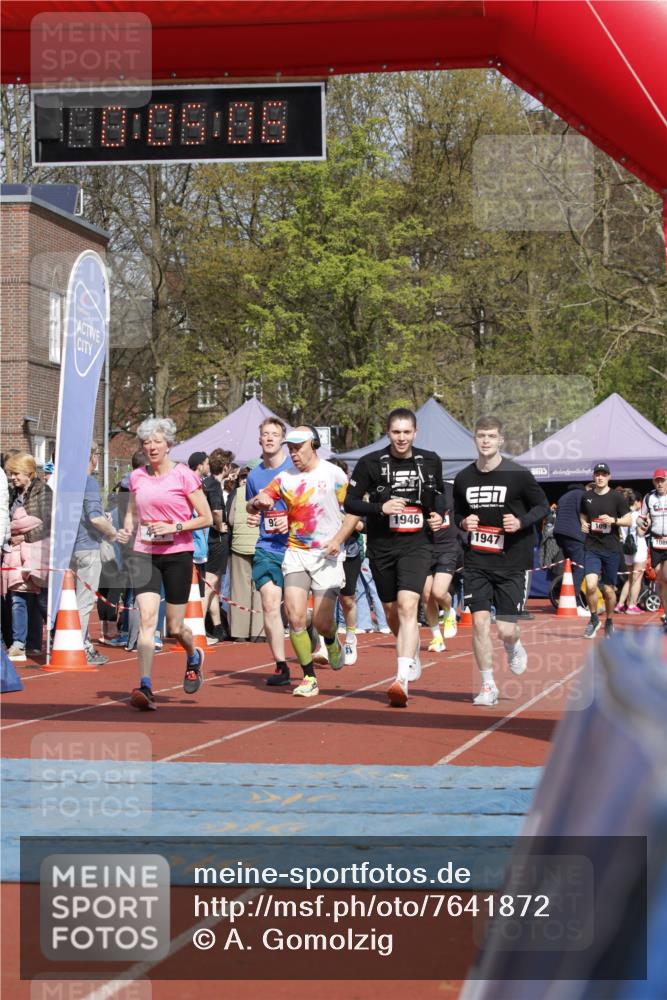 13.04.2025 - Hammer Lauf A. Gomolzig http://msf.ph/oto/7641872 13.04.2025 11:05:05 Ziel 103, 218, 232, 313, 414, 432, 444, 693, 704, 705, 917, 923, 929, 1267, 1341, 1375, 1819, 1921, 1946, 1947 meine-sportfotos.de