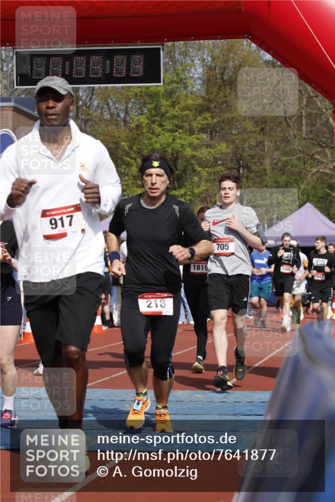 13.04.2025 - Hammer Lauf A. Gomolzig http://msf.ph/oto/7641877 13.04.2025 11:05:02 Ziel 218, 232, 313, 384, 414, 432, 444, 630, 654, 693, 704, 705, 917, 923, 929, 1002, 1267, 1341, 1819, 1900, 1921, 1946, 1947 meine-sportfotos.de