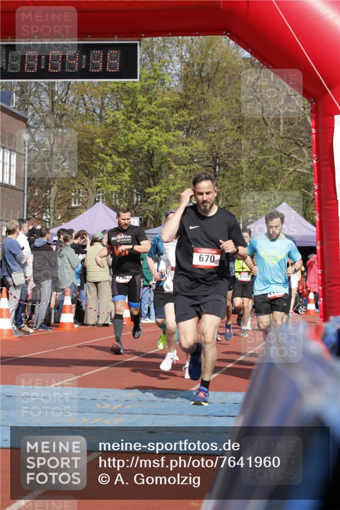 13.04.2025 - Hammer Lauf A. Gomolzig http://msf.ph/oto/7641960 13.04.2025 11:04:35 Ziel 9, 15, 18, 161, 170, 188, 221, 532, 579, 588, 609, 628, 670, 730, 732, 945, 1139, 1784, 1953, 1954, 1989 meine-sportfotos.de