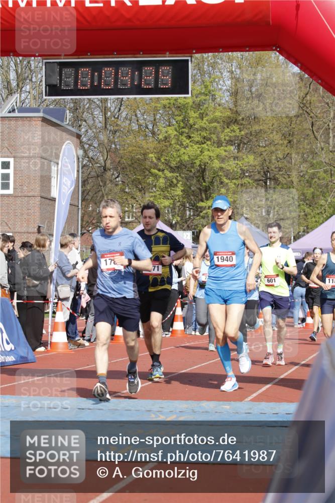 13.04.2025 - Hammer Lauf A. Gomolzig http://msf.ph/oto/7641987 13.04.2025 11:04:25 Ziel 14, 170, 227, 250, 579, 588, 601, 732, 945, 1184, 1371, 1783, 1940 meine-sportfotos.de