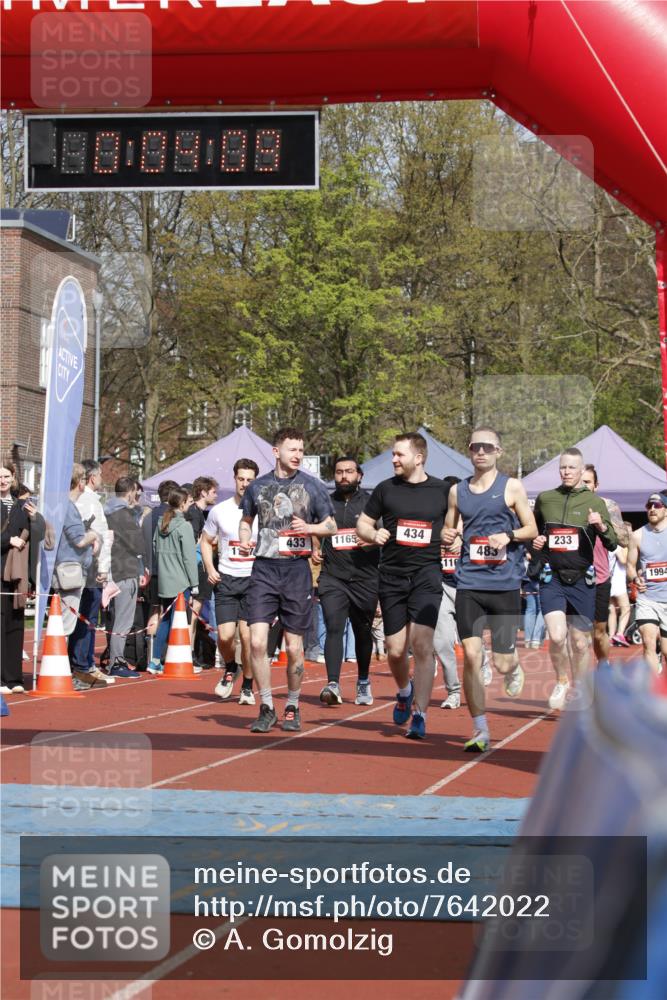 13.04.2025 - Hammer Lauf A. Gomolzig http://msf.ph/oto/7642022 13.04.2025 11:04:08 Ziel 12, 233, 433, 434, 475, 483, 485, 492, 493, 559, 604, 995, 1165, 1166, 1167, 1257, 1303, 1727, 1835, 1923, 1965 meine-sportfotos.de