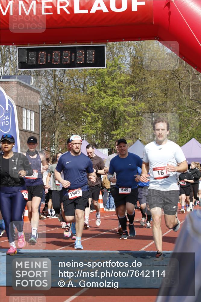 13.04.2025 - Hammer Lauf A. Gomolzig http://msf.ph/oto/7642114 13.04.2025 11:03:30 Ziel 13, 16, 160, 167, 191, 231, 244, 340, 454, 456, 474, 484, 548, 662, 762, 817, 818, 916, 1103, 1208, 1376, 1768, 1939, 1945 meine-sportfotos.de