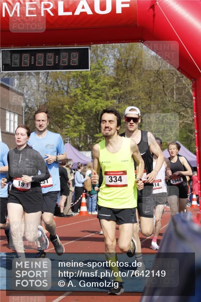 13.04.2025 - Hammer Lauf A. Gomolzig http://msf.ph/oto/7642149 13.04.2025 11:03:21 Ziel 2, 4, 17, 19, 187, 231, 251, 252, 287, 320, 334, 378, 481, 484, 502, 506, 552, 571, 572, 614, 662, 736, 817, 1125, 1331, 1344, 1376, 1772, 1810, 1926, 1948 meine-sportfotos.de