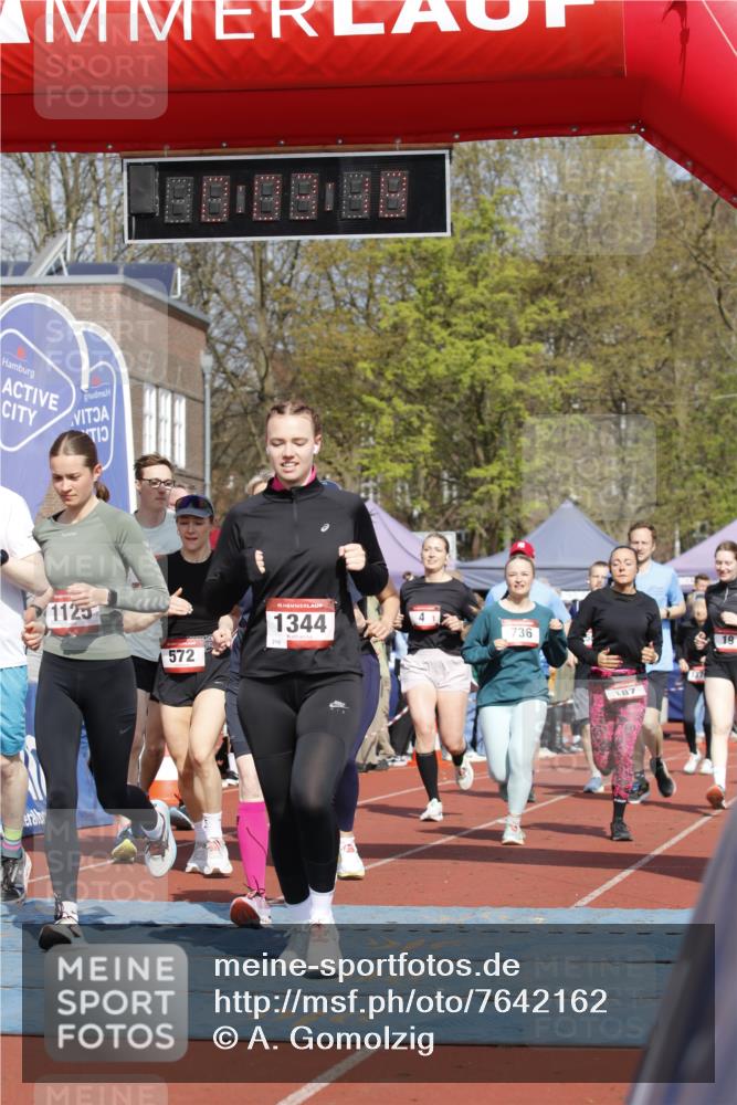 13.04.2025 - Hammer Lauf A. Gomolzig http://msf.ph/oto/7642162 13.04.2025 11:03:17 Ziel 2, 4, 8, 17, 19, 174, 187, 251, 252, 287, 320, 334, 378, 459, 481, 482, 502, 506, 524, 552, 571, 572, 614, 685, 736, 1125, 1331, 1344, 1772, 1810, 1926, 1948 meine-sportfotos.de