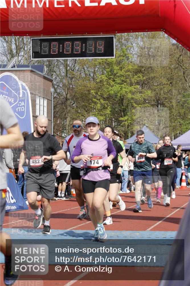 13.04.2025 - Hammer Lauf A. Gomolzig http://msf.ph/oto/7642171 13.04.2025 11:03:13 Ziel 2, 7, 8, 109, 174, 193, 287, 320, 459, 482, 506, 524, 552, 571, 572, 599, 615, 685, 897, 1051, 1086, 1125, 1331, 1344, 1772, 1808, 1810, 1897, 1926 meine-sportfotos.de