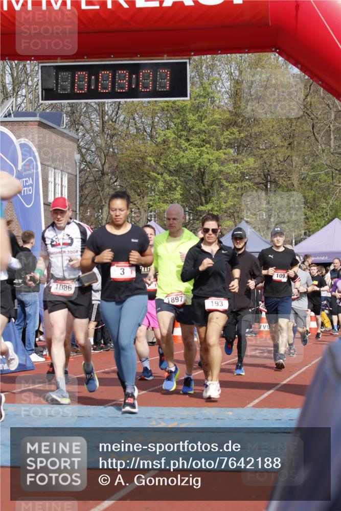 13.04.2025 - Hammer Lauf A. Gomolzig http://msf.ph/oto/7642188 13.04.2025 11:03:06 Ziel 3, 7, 10, 109, 193, 302, 444, 524, 599, 615, 617, 669, 685, 738, 897, 1051, 1086, 1267, 1375, 1776, 1808, 1897, 1921, 1931 meine-sportfotos.de