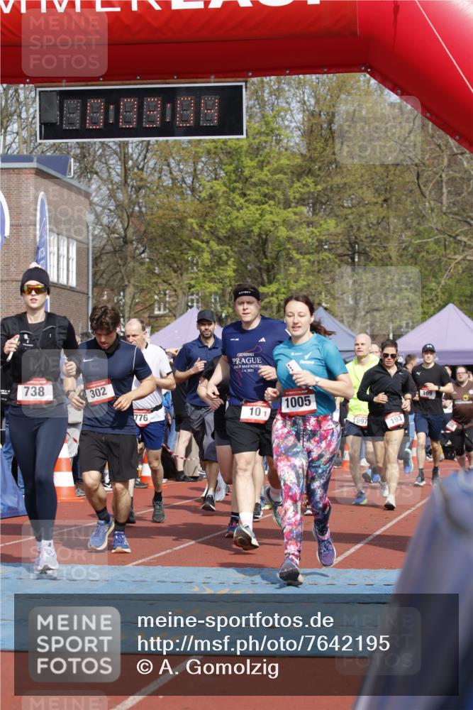 13.04.2025 - Hammer Lauf A. Gomolzig http://msf.ph/oto/7642195 13.04.2025 11:03:03 Ziel 3, 7, 10, 103, 193, 302, 384, 432, 444, 599, 615, 617, 669, 705, 738, 897, 1002, 1086, 1267, 1341, 1375, 1776, 1808, 1819, 1897, 1921, 1931 meine-sportfotos.de