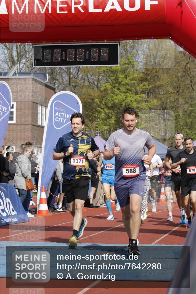 13.04.2025 - Hammer Lauf A. Gomolzig http://msf.ph/oto/7642280 13.04.2025 11:02:33 Ziel 9, 14, 18, 112, 170, 188, 306, 543, 579, 588, 601, 609, 628, 670, 945, 1139, 1173, 1184, 1371, 1783, 1940 meine-sportfotos.de