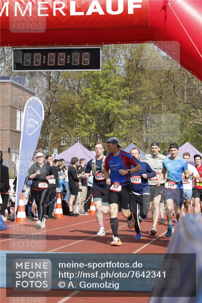 13.04.2025 - Hammer Lauf A. Gomolzig http://msf.ph/oto/7642341 13.04.2025 11:02:15 Ziel 12, 133, 233, 312, 485, 492, 493, 559, 578, 643, 995, 1028, 1044, 1257, 1303, 1727, 1835, 1837, 1923, 1958, 1965 meine-sportfotos.de