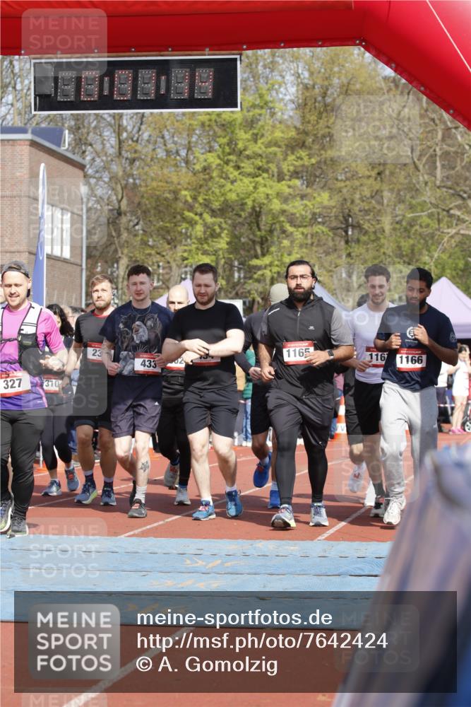 13.04.2025 - Hammer Lauf A. Gomolzig http://msf.ph/oto/7642424 13.04.2025 11:01:13 Ziel 20, 21, 119, 138, 167, 177, 187, 191, 229, 231, 271, 319, 327, 433, 434, 442, 456, 476, 479, 548, 566, 604, 737, 858, 1165, 1166, 1167, 1208, 1310, 1702, 1802, 1945 meine-sportfotos.de