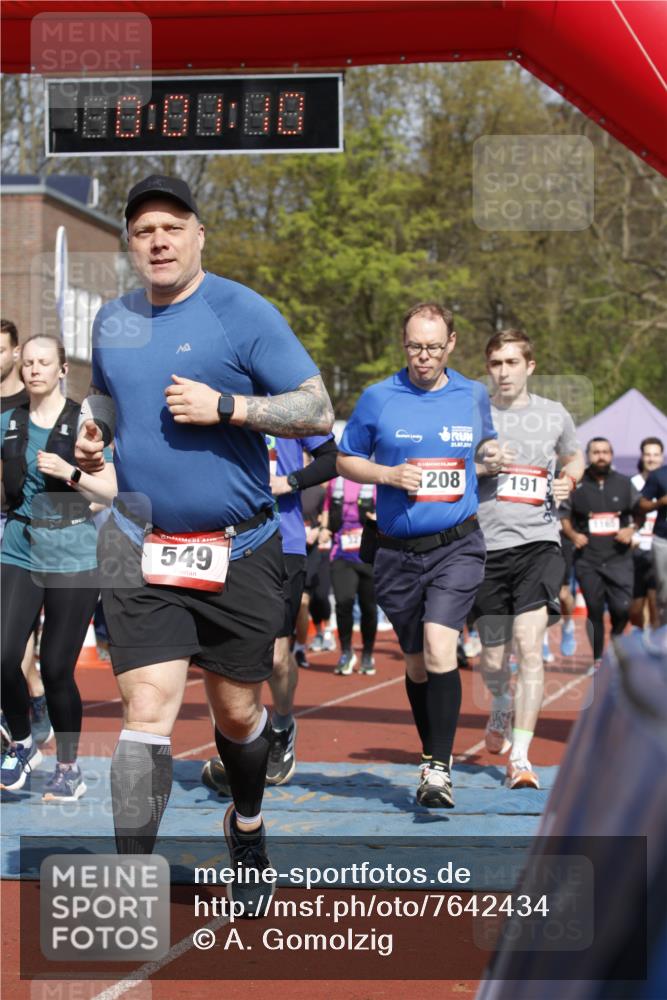 13.04.2025 - Hammer Lauf A. Gomolzig http://msf.ph/oto/7642434 13.04.2025 11:01:10 Ziel 2, 5, 20, 21, 109, 119, 138, 160, 167, 177, 187, 191, 229, 231, 234, 244, 251, 252, 271, 319, 327, 433, 434, 442, 456, 474, 476, 479, 502, 548, 566, 737, 762, 858, 916, 1103, 1165, 1166, 1167, 1208, 1310, 1702, 1772, 1802, 1891, 1939, 1945, 1950 meine-sportfotos.de