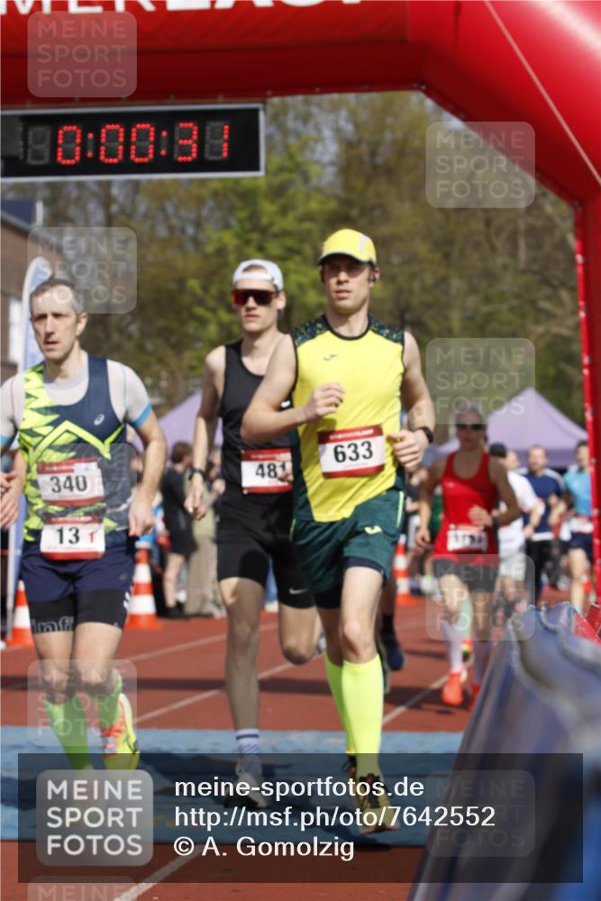 13.04.2025 - Hammer Lauf A. Gomolzig http://msf.ph/oto/7642552 13.04.2025 11:00:30 Ziel 11, 13, 16, 17, 124, 133, 233, 312, 334, 340, 452, 481, 485, 559, 614, 633, 643, 770, 1028, 1151, 1257, 1837, 1923, 1926, 1937, 1948, 1958 meine-sportfotos.de