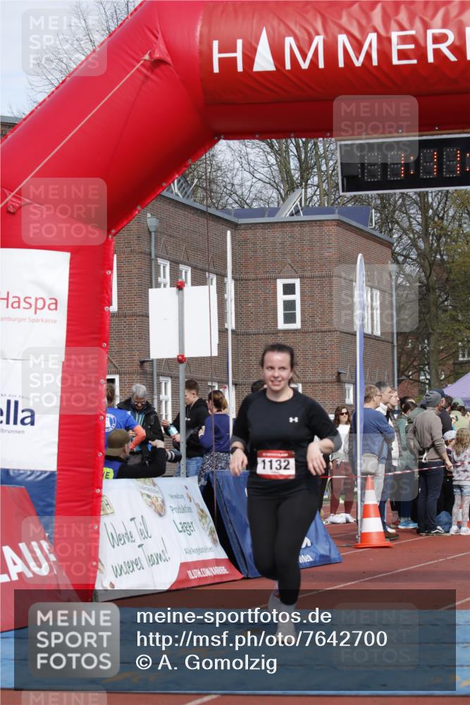13.04.2025 - Hammer Lauf A. Gomolzig http://msf.ph/oto/7642700 13.04.2025 10:57:22 Ziel 703, 1131, 1132 meine-sportfotos.de