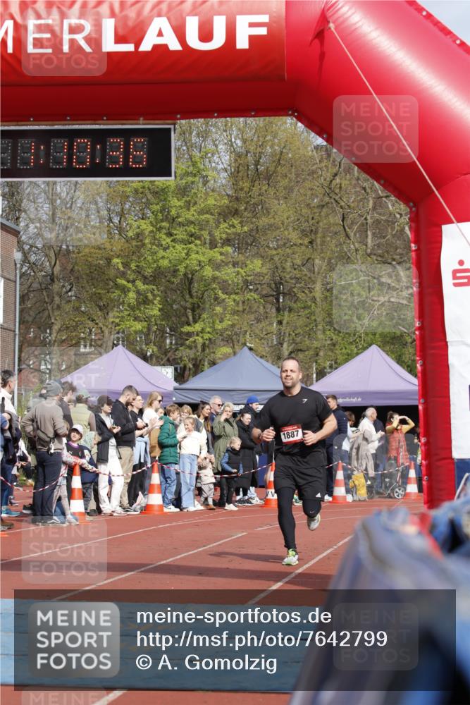 13.04.2025 - Hammer Lauf A. Gomolzig http://msf.ph/oto/7642799 13.04.2025 10:56:36 Ziel 347, 905, 1887 meine-sportfotos.de