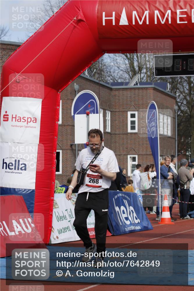 13.04.2025 - Hammer Lauf A. Gomolzig http://msf.ph/oto/7642849 13.04.2025 10:56:07 Ziel 268, 1142 meine-sportfotos.de