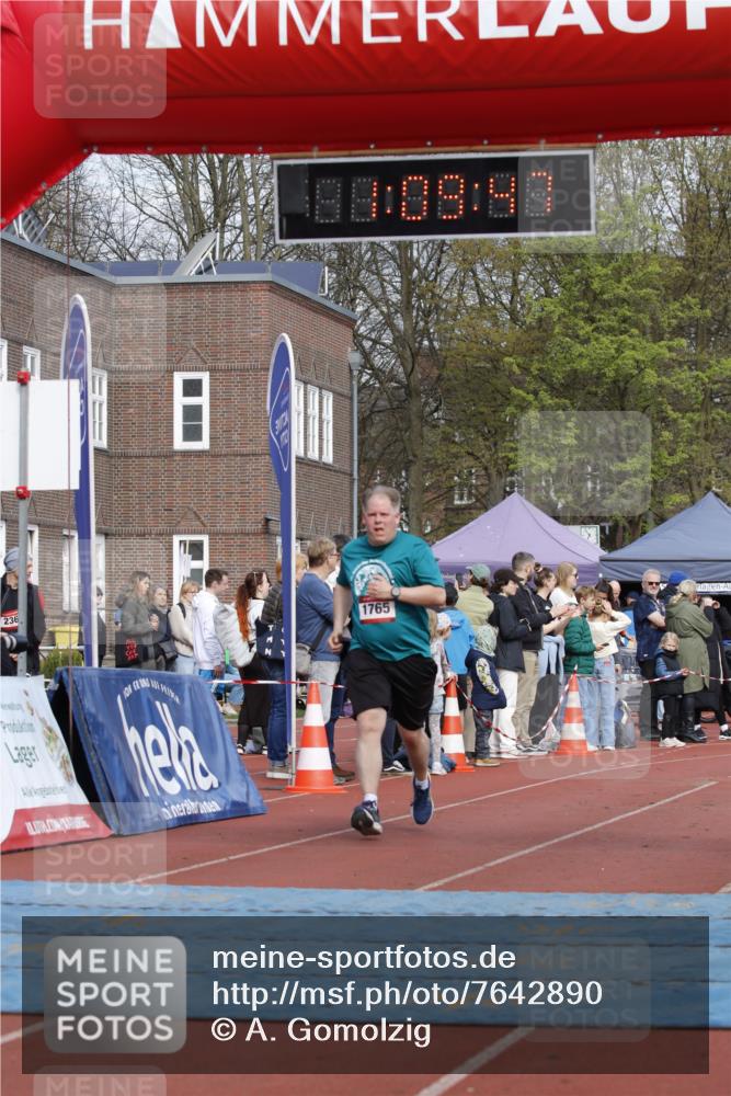 13.04.2025 - Hammer Lauf A. Gomolzig http://msf.ph/oto/7642890 13.04.2025 10:55:47 Ziel 415, 1011 meine-sportfotos.de