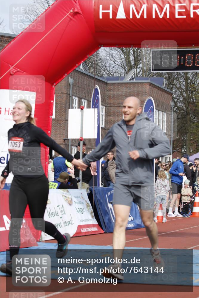 13.04.2025 - Hammer Lauf A. Gomolzig http://msf.ph/oto/7643144 13.04.2025 10:51:59 Ziel 1053, 1054 meine-sportfotos.de