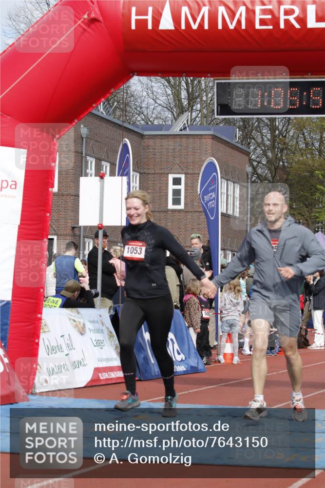 13.04.2025 - Hammer Lauf A. Gomolzig http://msf.ph/oto/7643150 13.04.2025 10:51:58 Ziel 1053, 1054 meine-sportfotos.de